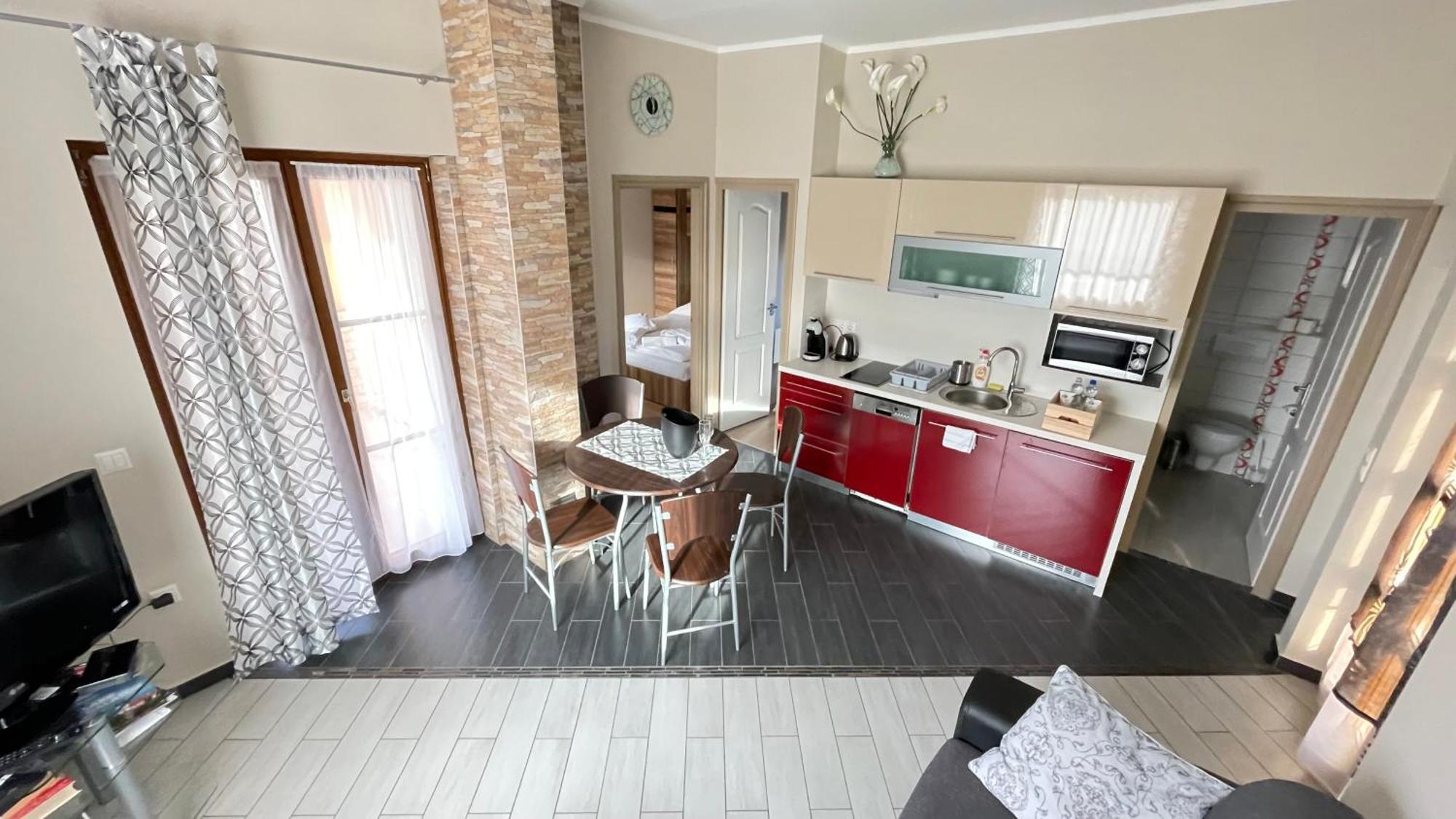 Balaton Apartman Балатонмариафюрдё Экстерьер фото