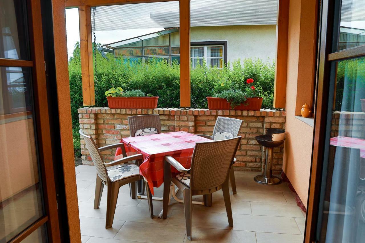 Balaton Apartman Балатонмариафюрдё Экстерьер фото